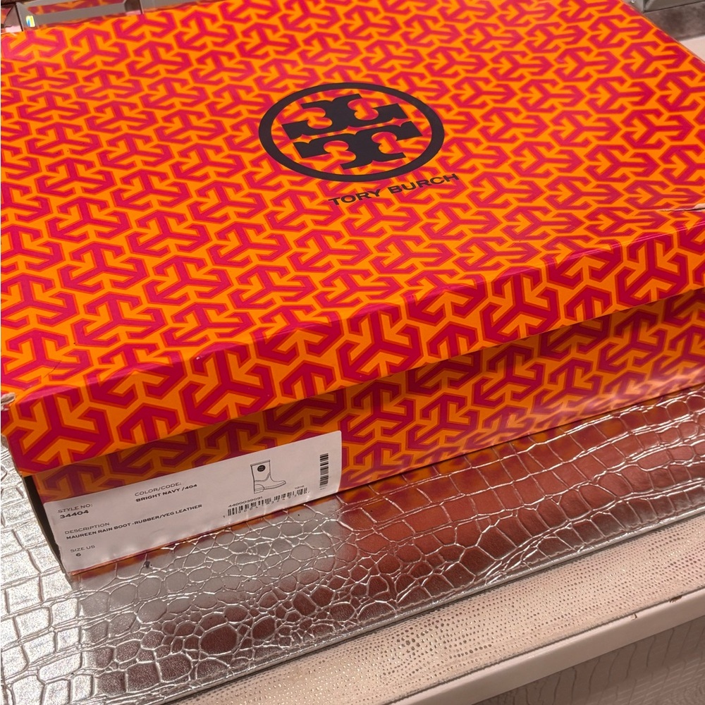 Tory Burch Navy Blue Boots with Gold Logo - Picture 9 of 10